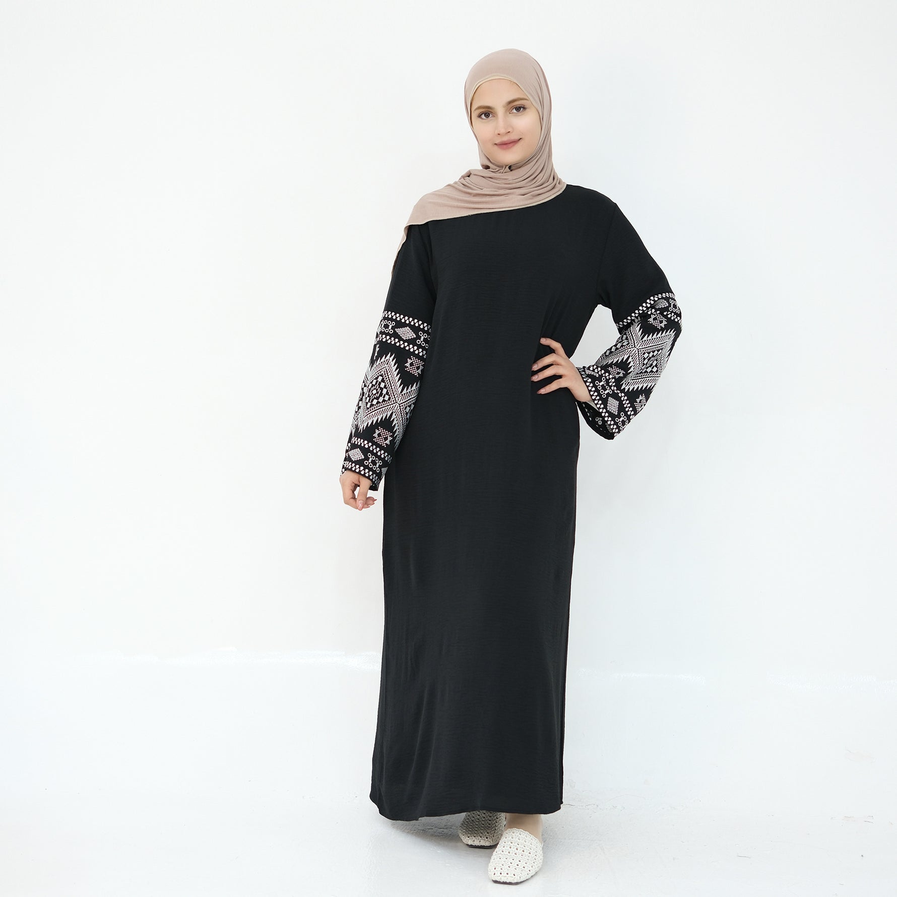 Middle East Exquisite Embroidery Elegant Dress - Meesal