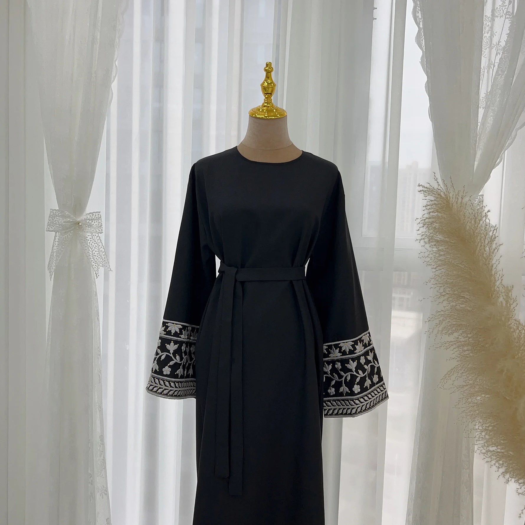 Embroidered Kimono Abaya - Meesal